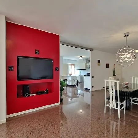 12 Posti Wi-fi A/c Free Parking Jacuzzi Lejlighed Porto SantʼElpidio