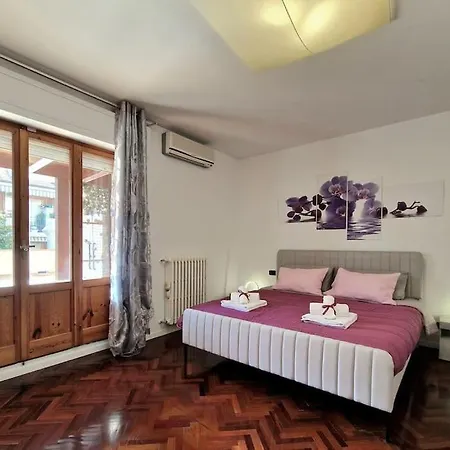 Appartement 12 Posti Wi-fi A/c Free Parking Jacuzzi