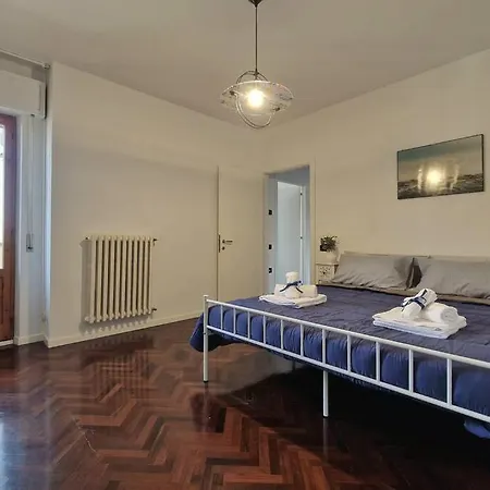 12 Posti Wi-fi A/c Free Parking Jacuzzi Appartement Porto SantʼElpidio