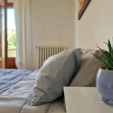 12 Posti Wi-fi A/c Free Parking Jacuzzi Apartment