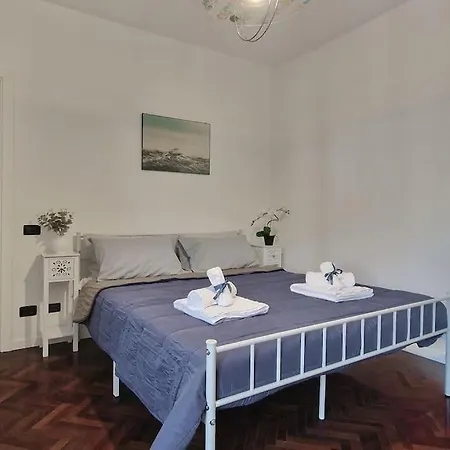 12 Posti Wi-fi A/c Free Parking Jacuzzi *
