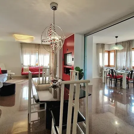 Appartement 12 Posti Wi-fi A/c Free Parking Jacuzzi