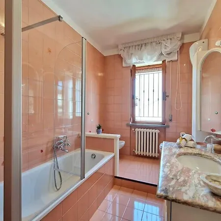 Appartement 12 Posti Wi-fi A/c Free Parking Jacuzzi *