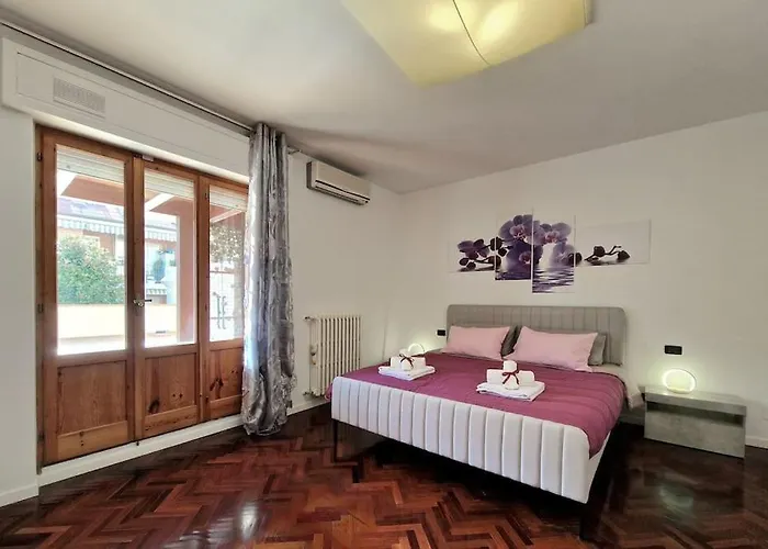 Apartment 12 Posti Wi-fi A/c Free Parking Jacuzzi